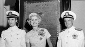 Lt. John S. McCain III (t.v.) og foreldrene John S. McCain Jr. and Roberta Wright McCai
