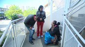 Dei søv ute i Stavanger - Frelsesarmeen held ope hus for romfolket og andre som treng mat og stell. Nå vil Stavanger kommune utvida samarbeidet med Frelsesarmeen for å handsama straumen av fattigfolk, som vil ha eit betre liv og jobb her i landet. 