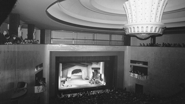 Den Norske Opera i Folketeaterbygningen (Foto: Børretzen, Sverre A./SCANPIX) Den Norske Opera i Folketeaterbygningen (Foto: Børretzen, Sverre A./SCANPIX)