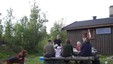 Hyggelig rast ved selvbetjeningshytta Djupslia