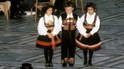 Haakon Magnus deltar i leikaring i Oslo rådhus (1980).