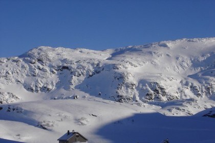 Vending Turistytte med Fuglafjell i bakgrunnen