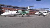 Se reportasjen fra Dagsrevyen - Det er nå kontakt mellom partene i flystreiken. Widerøe håper å være på vingene igjen før søndag. Da skal mange nordmenn hjem etter langhelgen.
