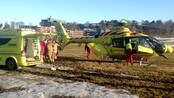 Fekk handa inn i propell - Ein mann er frakta til sjukehus med luftambulanse etter ei paragliderulykke i Grimstad.