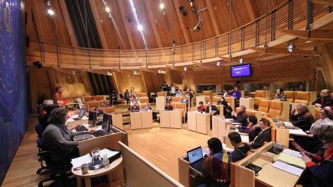 Sametinget, plenum (Foto: Dan Robert Larsen/NRK) Sametinget, plenum (Foto: Dan Robert Larsen/NRK)