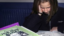 Jente som leser - Illusrasjonsbilde (Foto: Scanpix/SCANPIX) Jente som leser - Illusrasjonsbilde (Foto: Scanpix/SCANPIX)