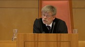 Lagmannen om Skype-bevisene - Lagmann Ørnulf Røhnebæk holder rettsbelæring for juryen.