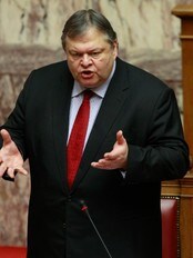 Evangelos Venizelos (Foto: JOHN KOLESIDIS/Reuters) Evangelos Venizelos (Foto: JOHN KOLESIDIS/Reuters)