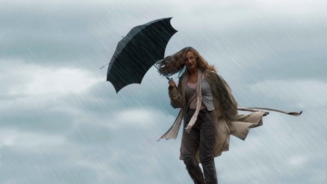 Regn og vind i Oldervika (Foto: Erik Løvaas)