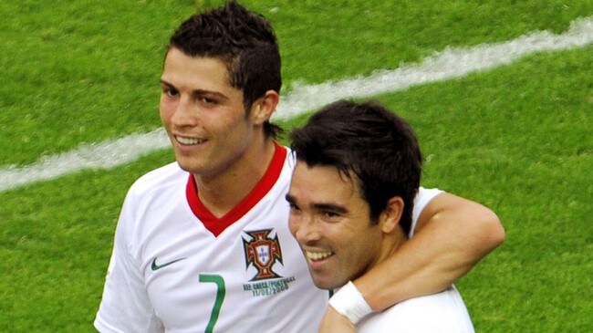 Portugals målscorere Cristiano Ronaldo og Deco (Foto: FABRICE COFFRINI/AFP) Portugals målscorere Cristiano Ronaldo og Deco (Foto: FABRICE COFFRINI/AFP)