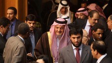 Saudi-Arabias utenriksminister, Prins Saud al-Faisal (i midten) på et møte i Kairo 22. januar 2012 (Foto: KHALED DESOUKI/Afp)