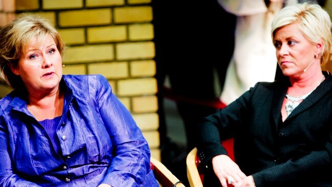 Høyres Erna Solberg sammen med Frps Siv Jensen (Foto: Stian Lysberg Solum/Scanpix) Høyres Erna Solberg sammen med Frps Siv Jensen (Foto: Stian Lysberg Solum/Scanpix)