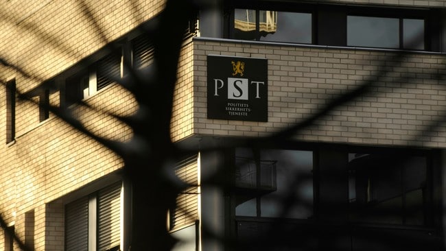 Skilt på vegg - PST i Nydalen (Foto: Varfjell, Fredrik/Scanpix) Skilt på vegg - PST i Nydalen (Foto: Varfjell, Fredrik/Scanpix)