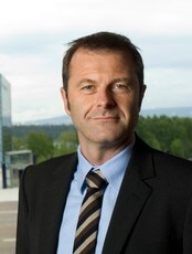Atle Lessum, Informasjonssjef i Telenor. (Foto: Telenor) Atle Lessum, Informasjonssjef i Telenor. (Foto: Telenor)