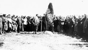 HØR: Kong Haakon åpner ”Nordlandsveien”, veien over Saltfjellet, 3. juli 1937. - Kong Haakon åpner veien over Saltfjellet, da også kalt Nordlandsveien, 3. juli 1937.
LIGGER UTE I NRK NORDLAND FYLKESLEKSIKON.