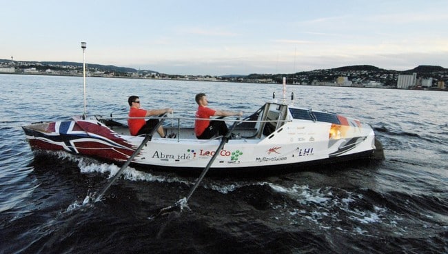 Trond Bratland Erichsen og Emil Eide Eriksen kal ro over Atlanteren (Foto: Sønner av Norge)