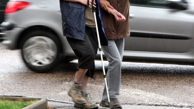 Blind i trafikken (Foto: HECKLER Pierre/PHOTOPQR/LE REPUBLICAIN LORRAIN) Blind i trafikken (Foto: HECKLER Pierre/PHOTOPQR/LE REPUBLICAIN LORRAIN)