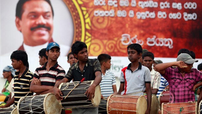 Innsettelsesseremoni på Sri Lanka (Foto: ANDREW CABALLERO-REYNOLDS/Reuters)