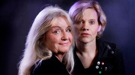 Liv Rønneberg og Else Barratt-Due (Foto: Ole Kalland/NRK) Liv Rønneberg og Else Barratt-Due (Foto: Ole Kalland/NRK)