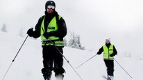 Uniformert skipatrulje på Voss (Foto: Trond-Ole Husebø/NRK) Uniformert skipatrulje på Voss (Foto: Trond-Ole Husebø/NRK)