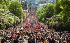 Video 17. mai-feiringen direkte (Foto: Nyhetsspiller)