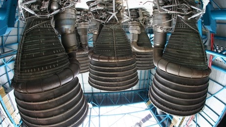Saturn V-rakettene (Foto: NASA) Saturn V-rakettene (Foto: NASA)