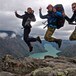 Knut, Christoffer og Kristian hopper over Besseggen med 20 kg på ryggen!