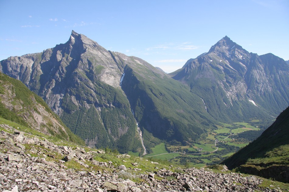 Slogen og Store Smørskredtinden