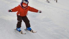Jente på alpinski (Foto: Jørn H. Moen)