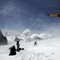 Den kontroversielle kunstneren blir arrestert og fraktet bort i helikopter fra Mont Blanc. Fransk politi fryktet han skulle male fjellet rødt Den kontroversielle kunstneren blir arrestert og fraktet bort i helikopter fra Mont Blanc. Fransk politi fryktet han skulle male fjellet rødt