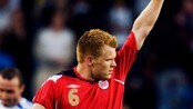 John Arne Riise feirer utligning til 2-2.