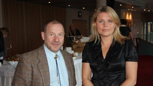 Ánde Somby og Kari Helene Partapuoli (Foto: Dan Robert Larsen/NRK) Ánde Somby og Kari Helene Partapuoli (Foto: Dan Robert Larsen/NRK)