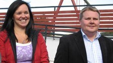 Sametingsråd Hilde Anita Nyvoll og Alta kommunes Tommy Berg (Foto: Piera Balto/NRK)