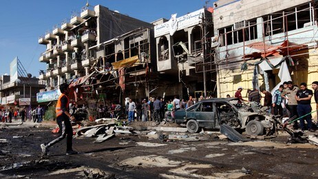 Rester etter bilbombe i Bagdad (Foto: MOHAMMED AMEEN/Reuters) Rester etter bilbombe i Bagdad (Foto: MOHAMMED AMEEN/Reuters)