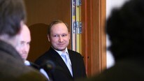 Anders Behring Breivik i fengslingsmøte (Foto: Gunn Evy Auestad/NRK) Anders Behring Breivik i fengslingsmøte (Foto: Gunn Evy Auestad/NRK)