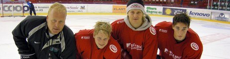 Sportssjef Anders Blegeberg sammen med Ken Andre Olimb, Patrick Thoresen og Andreas Stene (Foto: Truls Heiborg) Sportssjef Anders Blegeberg sammen med Ken Andre Olimb, Patrick Thoresen og Andreas Stene (Foto: Truls Heiborg)