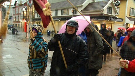 Video Flere hundre til politisk streik (Foto: Nyhetsspiller)