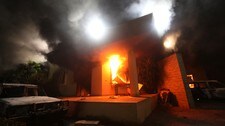 Det amerikanske konsulatet i Benghazi i brann (Foto: ESAM OMRAN AL-FETORI/Reuters) Det amerikanske konsulatet i Benghazi i brann (Foto: ESAM OMRAN AL-FETORI/Reuters)