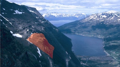 Ustabilt fjellparti ved Kåfjord i Troms (Foto: Lars Harald Blikra)