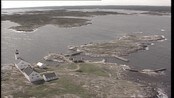 Strandhogg: Homborsund - 1992 - Homborsund har opplevd en oppblomstring de siste årene. Skolen kommer tilbake og unge familier flytter til. Men Homborsund fyr er automatisert og avfolket.