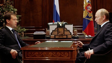 Dmitrij Medvedev og Vladimir Putin (Foto: Mikhail Klimentyev/AP) Dmitrij Medvedev og Vladimir Putin (Foto: Mikhail Klimentyev/AP)