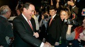 Mike Huckabee etter seieren i Iowa.