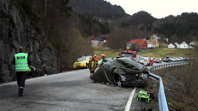 Trafikkulykke i Nordfjord (Foto: Øystein Torheim) Trafikkulykke i Nordfjord (Foto: Øystein Torheim)