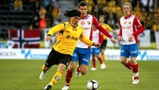 Cristian Bolanos i aksjon mot Lyn. (Foto: Schrøder, Tor Erik/SCANPIX) Cristian Bolanos i aksjon mot Lyn. (Foto: Schrøder, Tor Erik/SCANPIX)