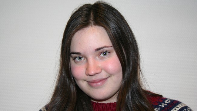 Stine Marie Høgden (Foto: Tor Mahtte Eira Mathisen, NRK) Stine Marie Høgden (Foto: Tor Mahtte Eira Mathisen, NRK)