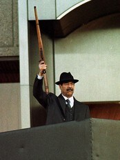 Saddam Hussein fotografert 31. desember 2000. (Foto: Jassim Mohammed/Scanpix/AP)