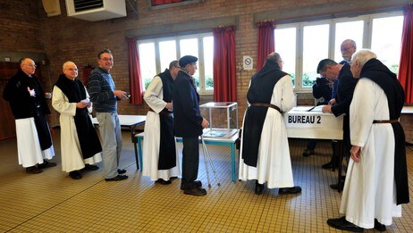 Munker stemmer (Foto: PHILIPPE HUGUEN/Afp) Munker stemmer (Foto: PHILIPPE HUGUEN/Afp)
