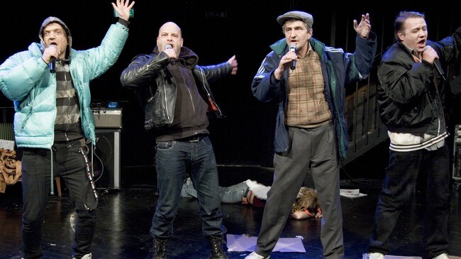 Verdiløse menn (Foto: Nationaltheatret) Verdiløse menn (Foto: Nationaltheatret)