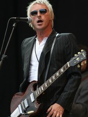 Paul Weller på scenen i 2007 (Foto: Jon Super/Scanpix/AP) Paul Weller på scenen i 2007 (Foto: Jon Super/Scanpix/AP)