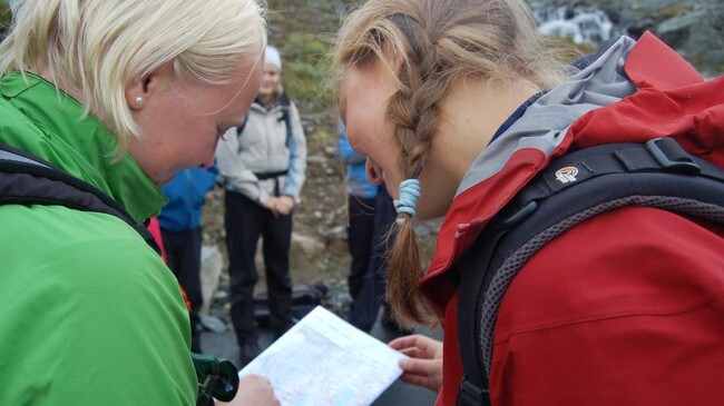 Kart og kompass (Foto: Merete Habberstad/Den Norske Turistforening)
